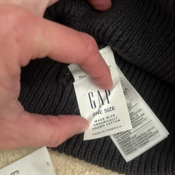 💕HP💕NWT! Gap adult gray cap - cotton, polyester - Picture 3 of 4